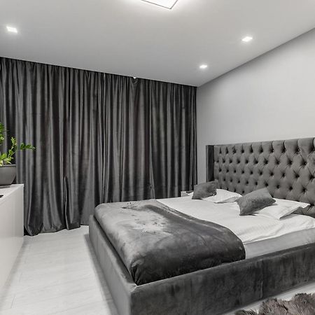 Apartment Rubchaka Lviv Bagian luar foto