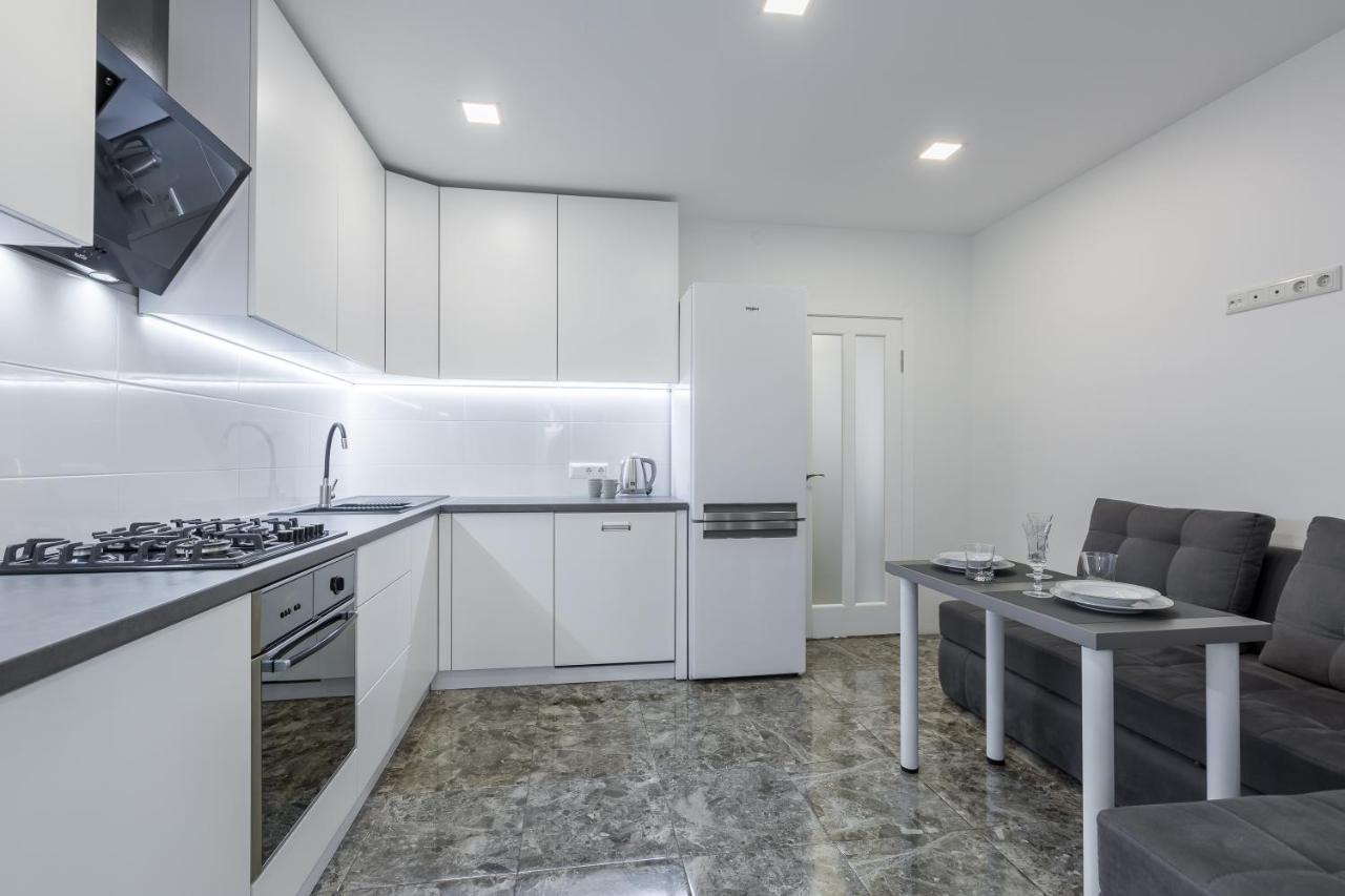 Apartment Rubchaka Lviv Bagian luar foto
